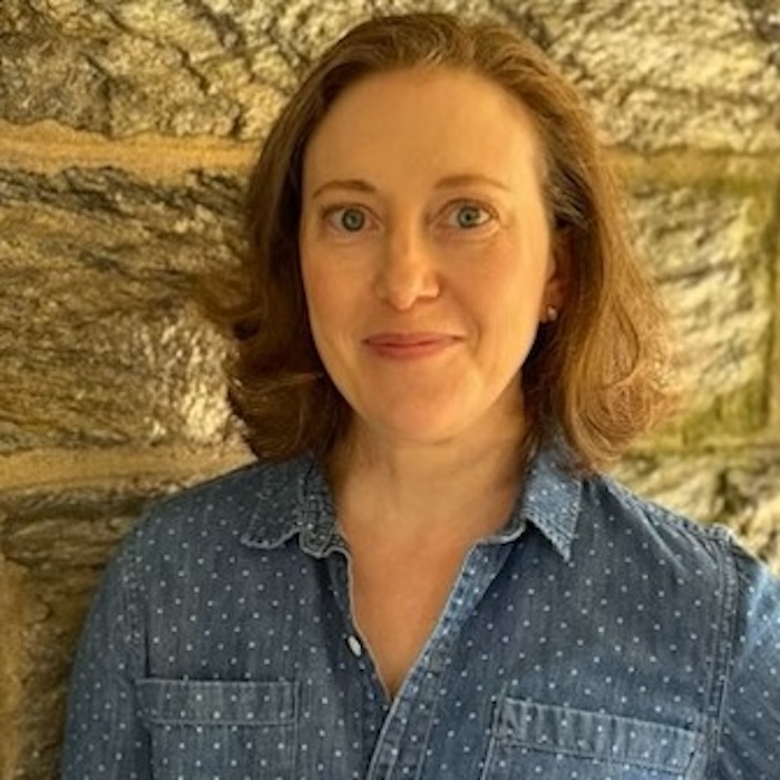 Headshot of Amanda Finegold Swain