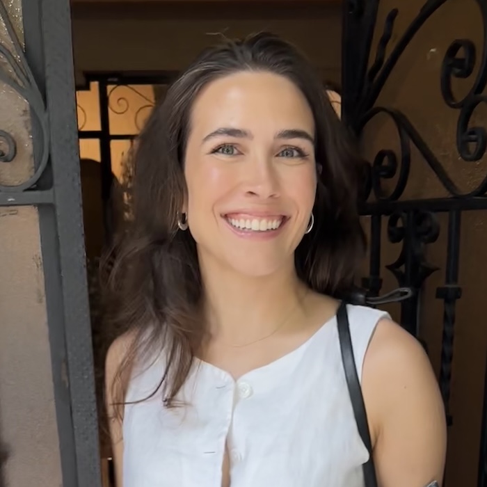Headshot of Gabriela Lemos