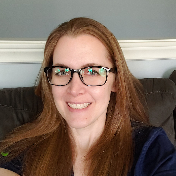 Headshot of Lauren Holstein