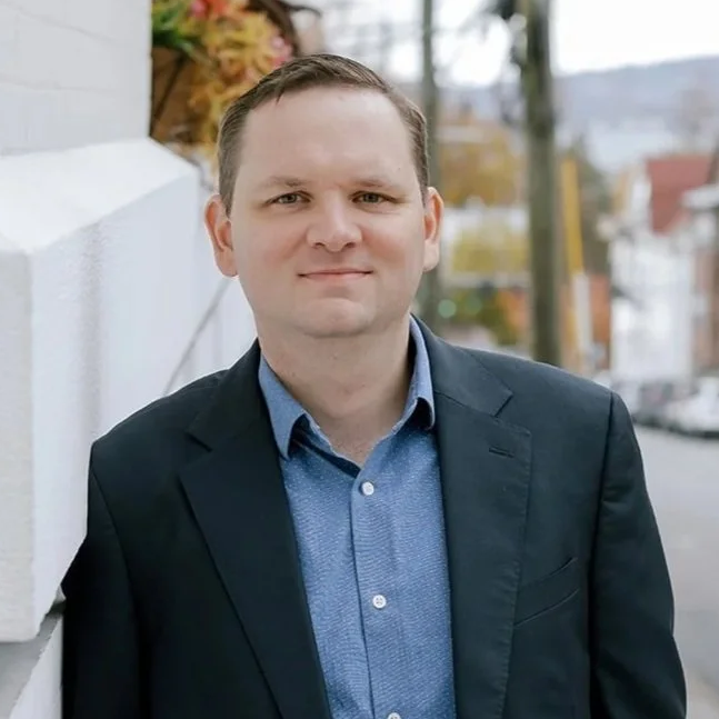 Headshot of Jeff Raderstrong